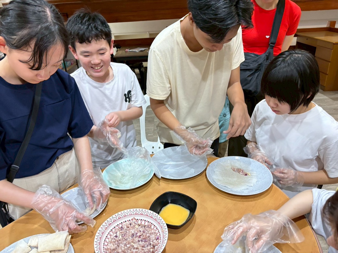 講師との食事・共同生活の様子